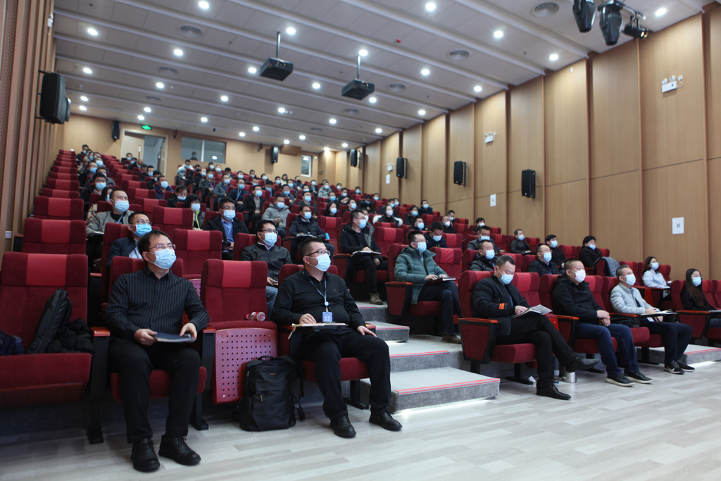 KS体育微电召开中干高管述职会议